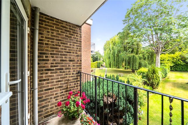 4 Nell Court,, Lovelace Road, Surbiton photo 4