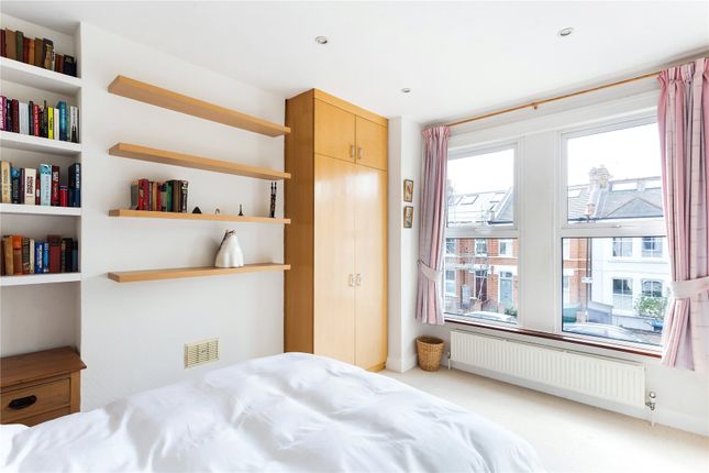 End terrace house for sale in Effra Road, London