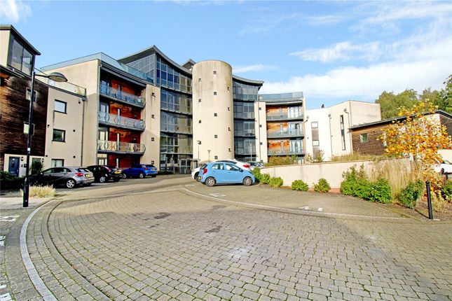 Thumbnail Flat for sale in Tunnicliffe Close, Swindon, Wiltshire
