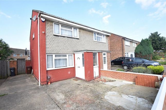 Thumbnail Detached house to rent in Padnall Road, Romford