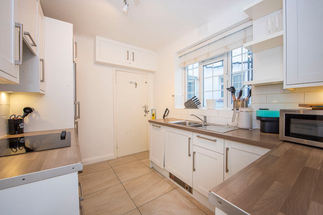 Flat 15, Lower Park, 54, Putney Hill, London photo 3