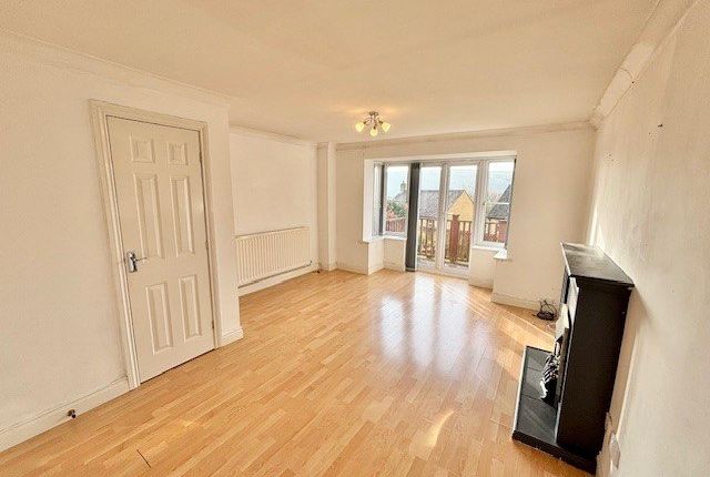 8, Paslew Court, Keighley photo 2
