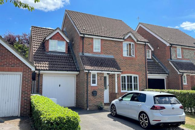 Link-detached house for sale in Two Rivers Way, Newbury