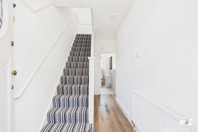 149 Park Lane, Hornchurch photo 2