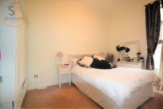 Flat 5, London photo 4