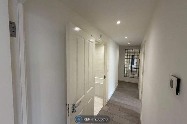 Flat, Burney Drive, Milton Keynes photo 4