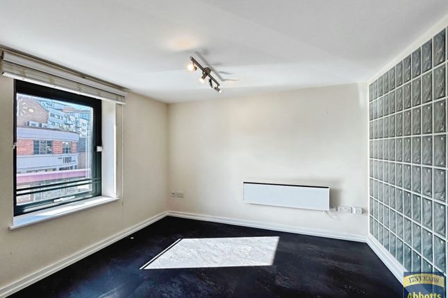 Flat 2, Ipswich photo 5