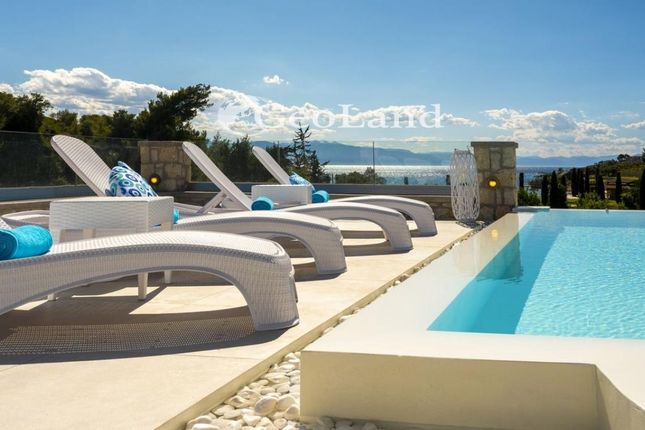 Villa for sale in Chinitsa, Greece