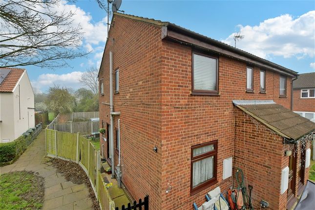 1-bed flat on Bardfield, Basildon, £90,000