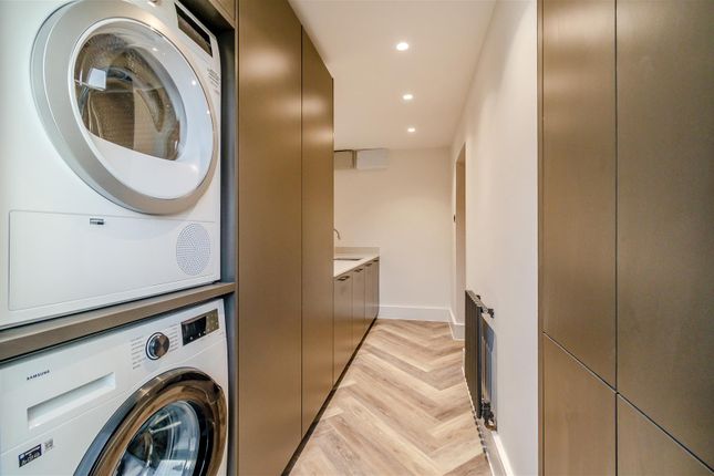 8628166-Interior45.Jpg