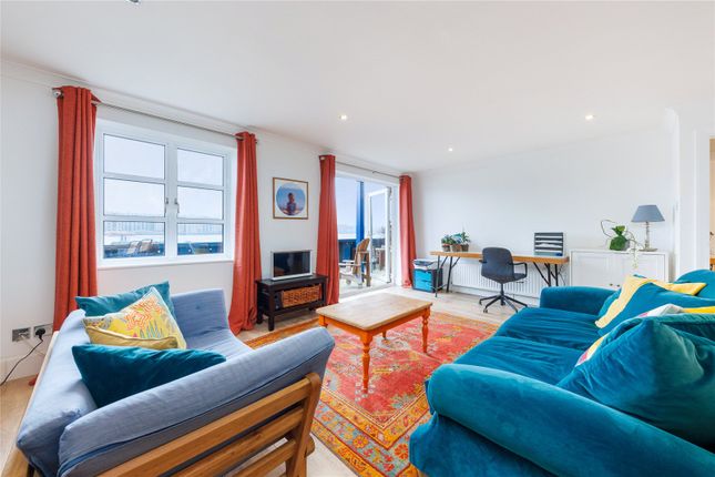 Flat for sale in Hays Court, 133 Rotherhithe Street, London
