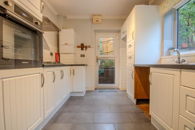 1 Drew Arfon Bungalow, Manor Way, Pontypool photo 4