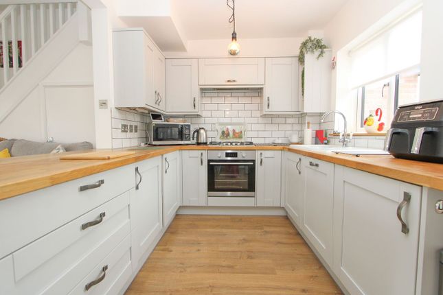 36, Bennetts Court, Yate photo 3