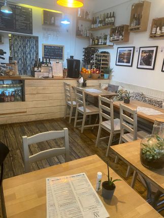 Restaurant/cafe to let in Westbury Avenue, London