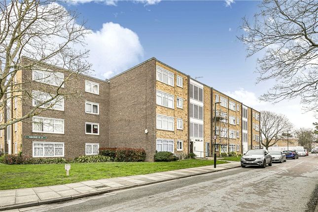 Flat for sale in Farm Road, Whitton, Hounslow