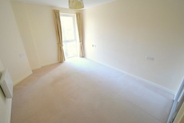 Flat for sale in Ringwood Road, Ferndown