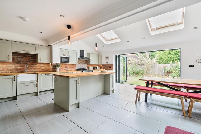 Thumbnail Detached house for sale in Wenlock Edge, Charvil, Reading, Berkshire