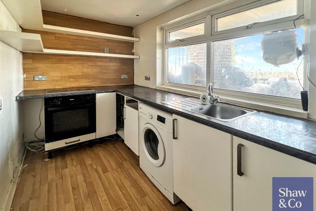 55, Harris Close, Hounslow photo 3