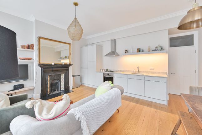 Barnard Mews, Clapham Junction photo 2