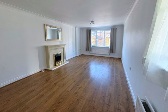 19 St Johns Waterside, Copse Road, Woking photo 3