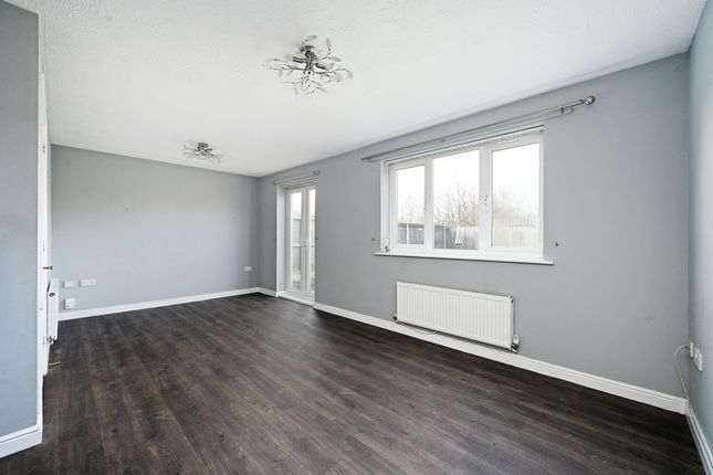 32, Kensington Close, Sheffield photo 2