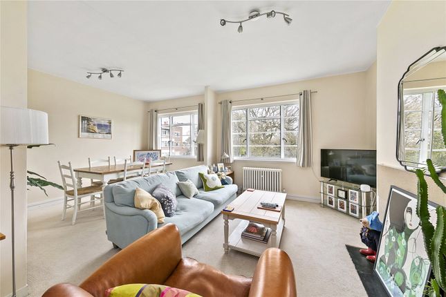 60, Meadowside, East Twickenham photo 2
