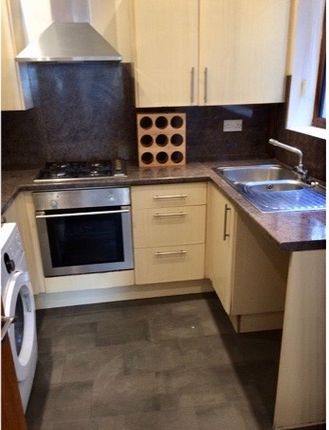 4 bed terraced house to rent in 54 Windmill Terrace, Swansea SA1