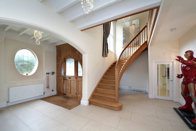 5 Aston House photo 3