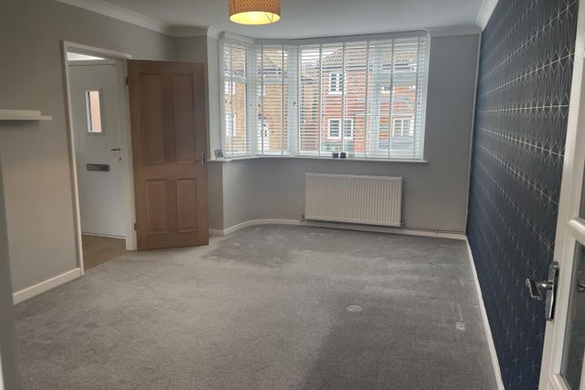 Oakcroft Avenue, Leicester photo 2