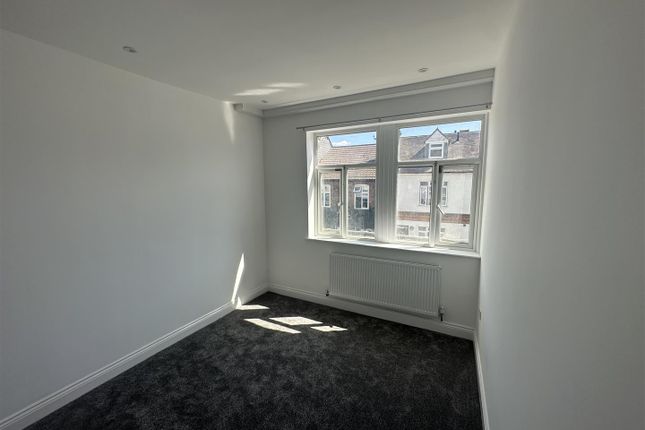 Flat, 76A, Queens Road, Hertfordshire photo 4