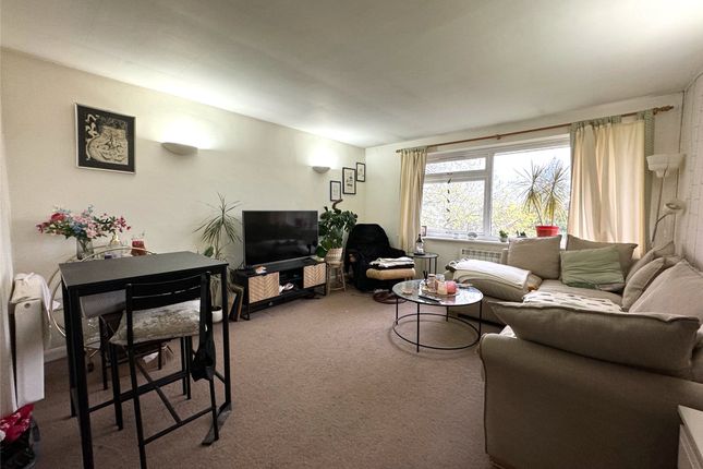 Flat to rent in Oak House, Oakfield Drive, Reigate, Surrey