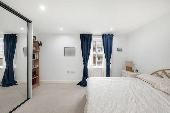 Flat for sale in Greyhound Road, Hammersmith, London