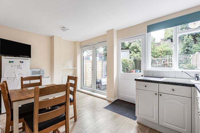 5 Sadlers Way, Hertford photo 4