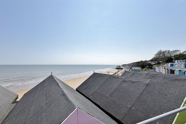 55, Pier Approach, Walton On The Naze photo 5