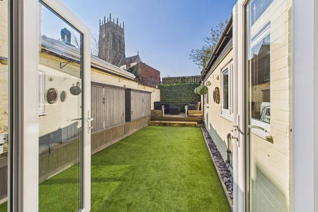 19, Souttergate, HULL photo 5