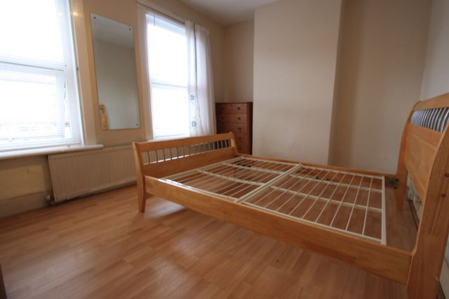 14, Marian Road, London photo 4
