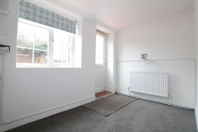 Cottage to rent in Leigh, Surrey