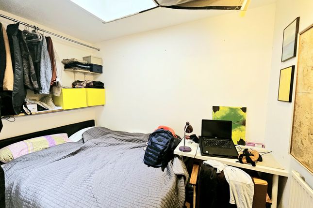 Garden Flat 393, Archway Road, London photo 5