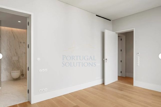 Apartment for sale in Arroios, Lisboa, Lisboa