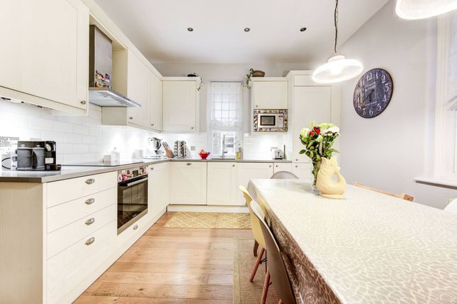 Thumbnail Flat for sale in Castellain Road, Maida Vale, London