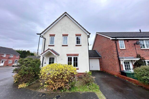 Link-detached house to rent in Abbey Close, Loughborough