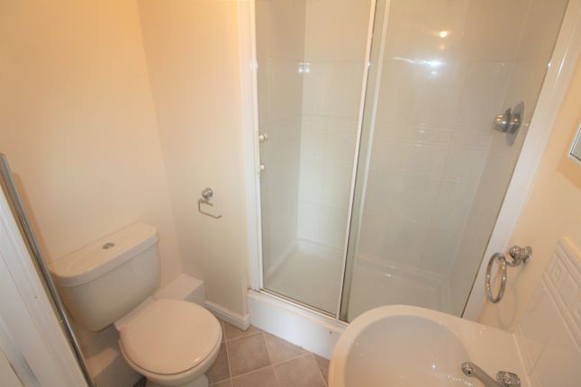 Flat 10, 7, Little Hackets, Havant photo 5