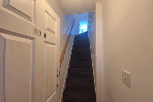 Flat 2, Aylesbury photo 2