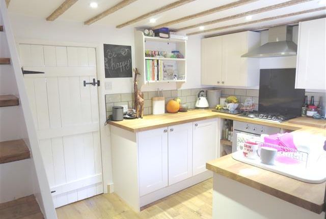 Cottage to rent in Weston Road, Aston Clinton, Aylesbury