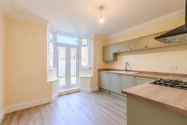 33, Romilly Road, Barry photo 5