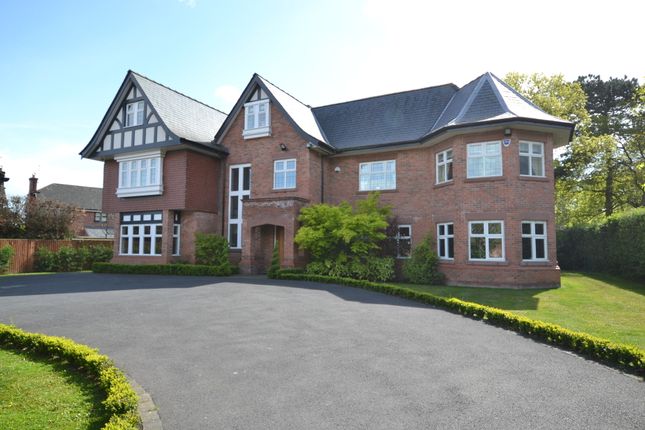 Hale Road Hale Barns Altrincham Wa15 5 Bedroom Detached House