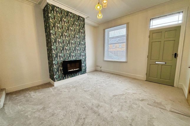 Haycliffe Hill Road, Bradford photo 4