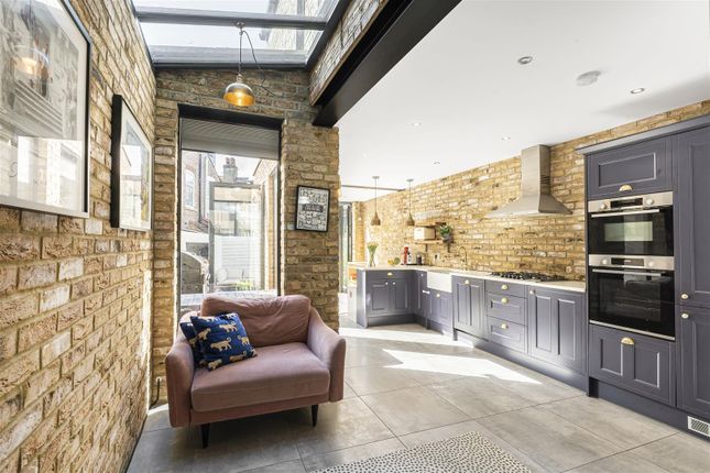 19, Havant Road, London photo 3