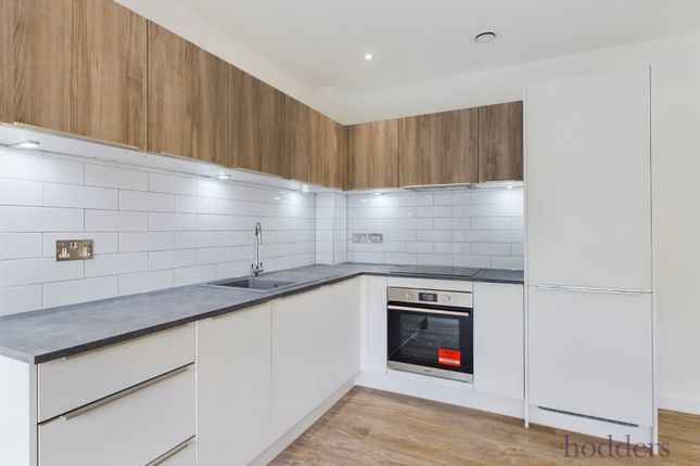 Flat 18, Viewpoint House, 240, London Road, Surrey photo 3