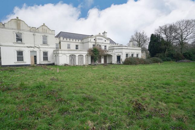 Country house for sale in Tatchbury Lane, Southampton